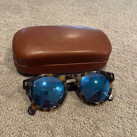 Illesteva | Accessories | Illesteva Blue Reflective Glasses  display picture 3